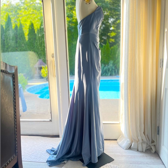BEAUTIFUL GREY VIENNA GOWN ⭐️ - Picture 7 of 13